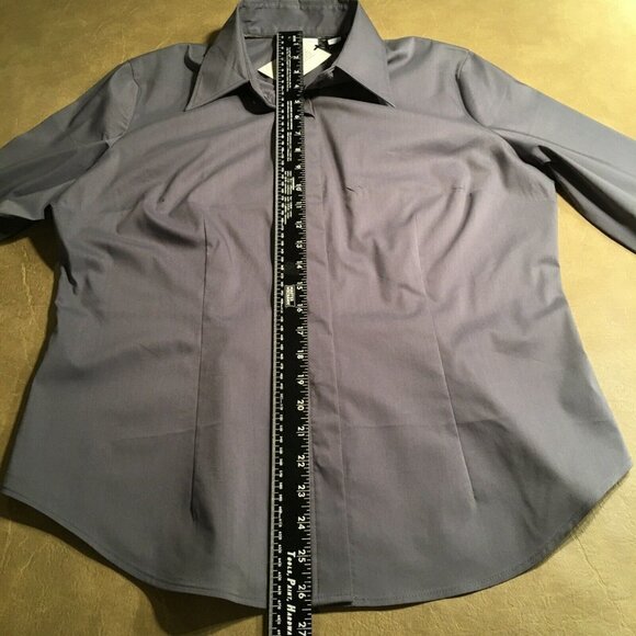 NEW YORK & COMPANY STRETCH “The Madison” Fitted Blouse, GRAY, NWT, Size L - Picture 7 of 9